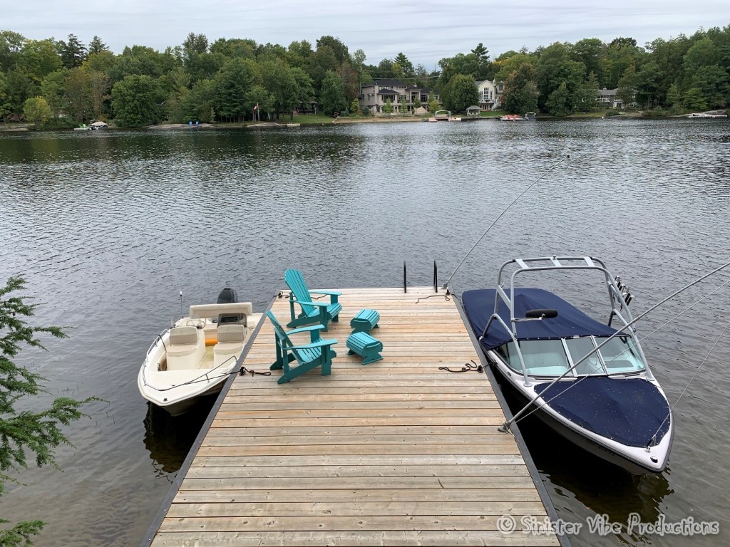 canada.ontario.bala.moon.river.15