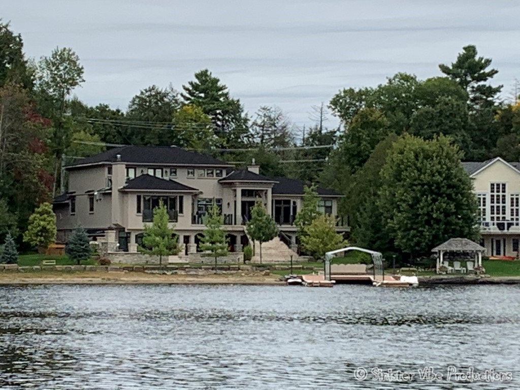 canada.ontario.bala.moon.river.18