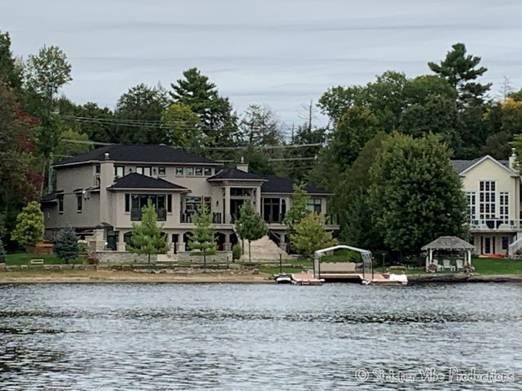 canada.ontario.bala.moon.river.19