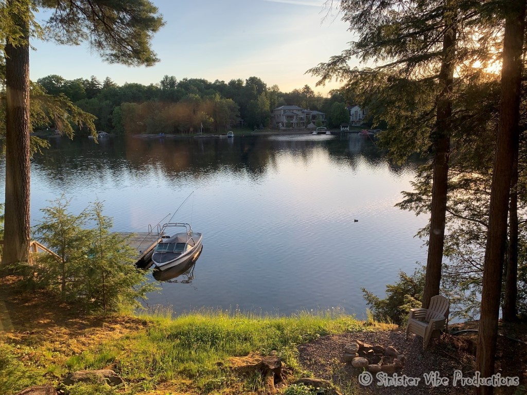 canada.ontario.bala.moon.river.378