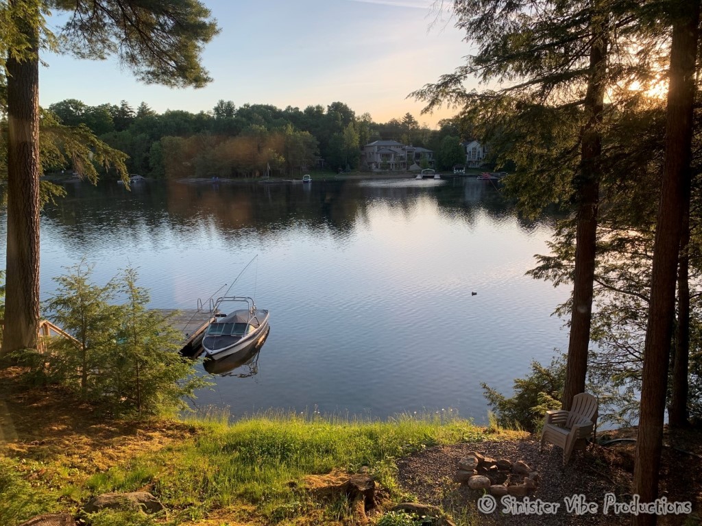 canada.ontario.bala.moon.river.379