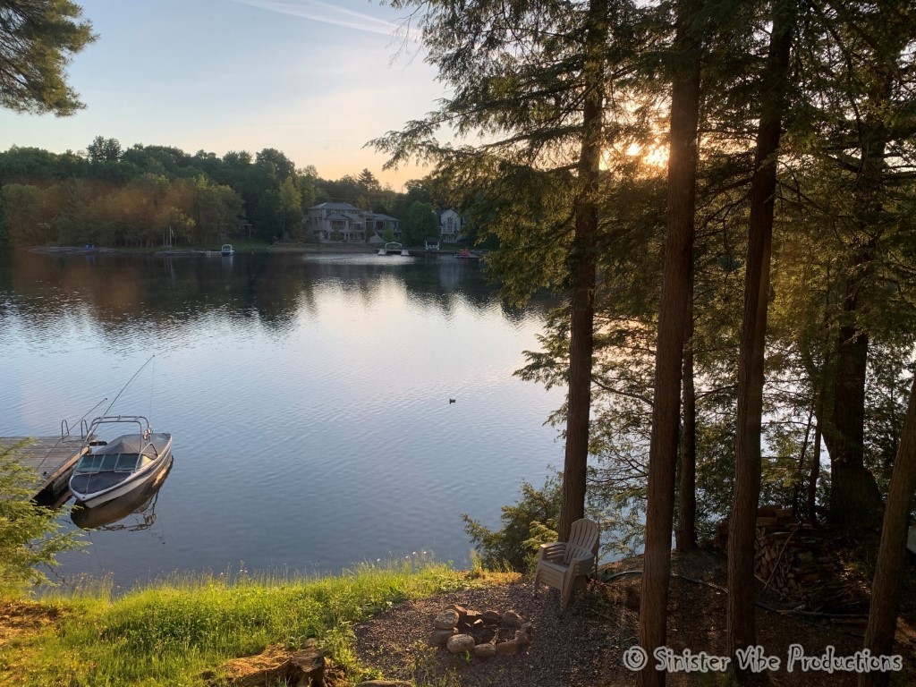 canada.ontario.bala.moon.river.381