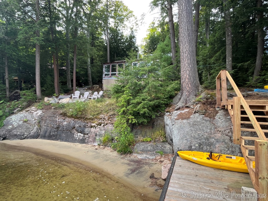 canada.ontario.bala.moon.river.436