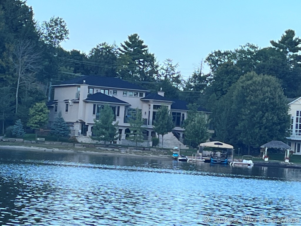 canada.ontario.bala.moon.river.446