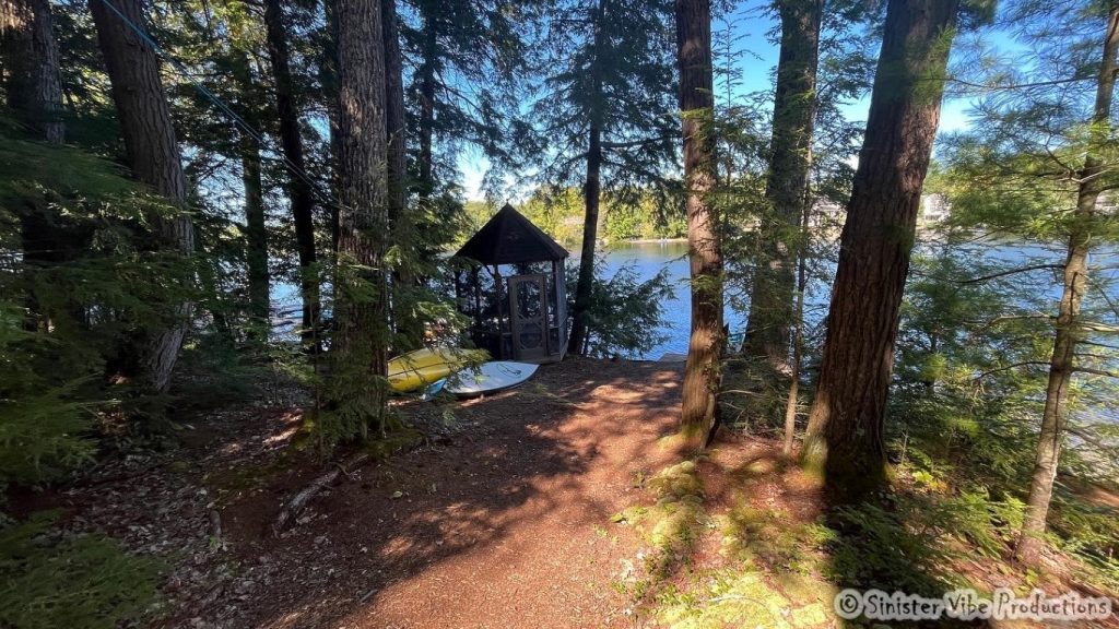 canada.ontario.bala.moon.river.46
