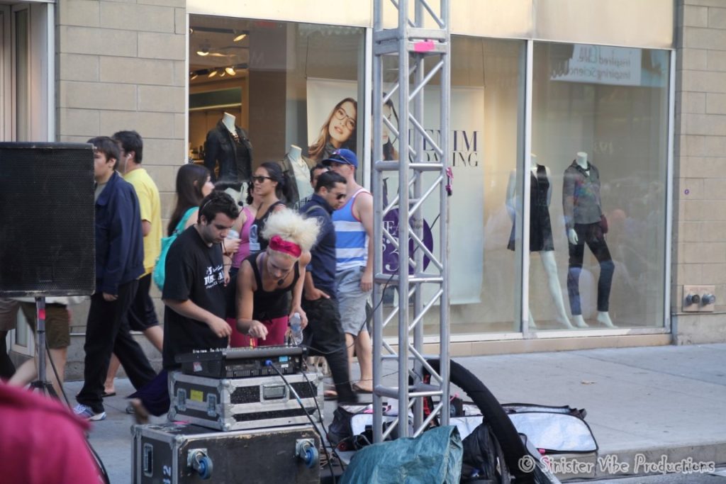 canada.ontario.toronto.buskerfest.16